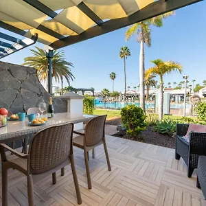 https://renovated-house-front-pool.in-canary-islands.com